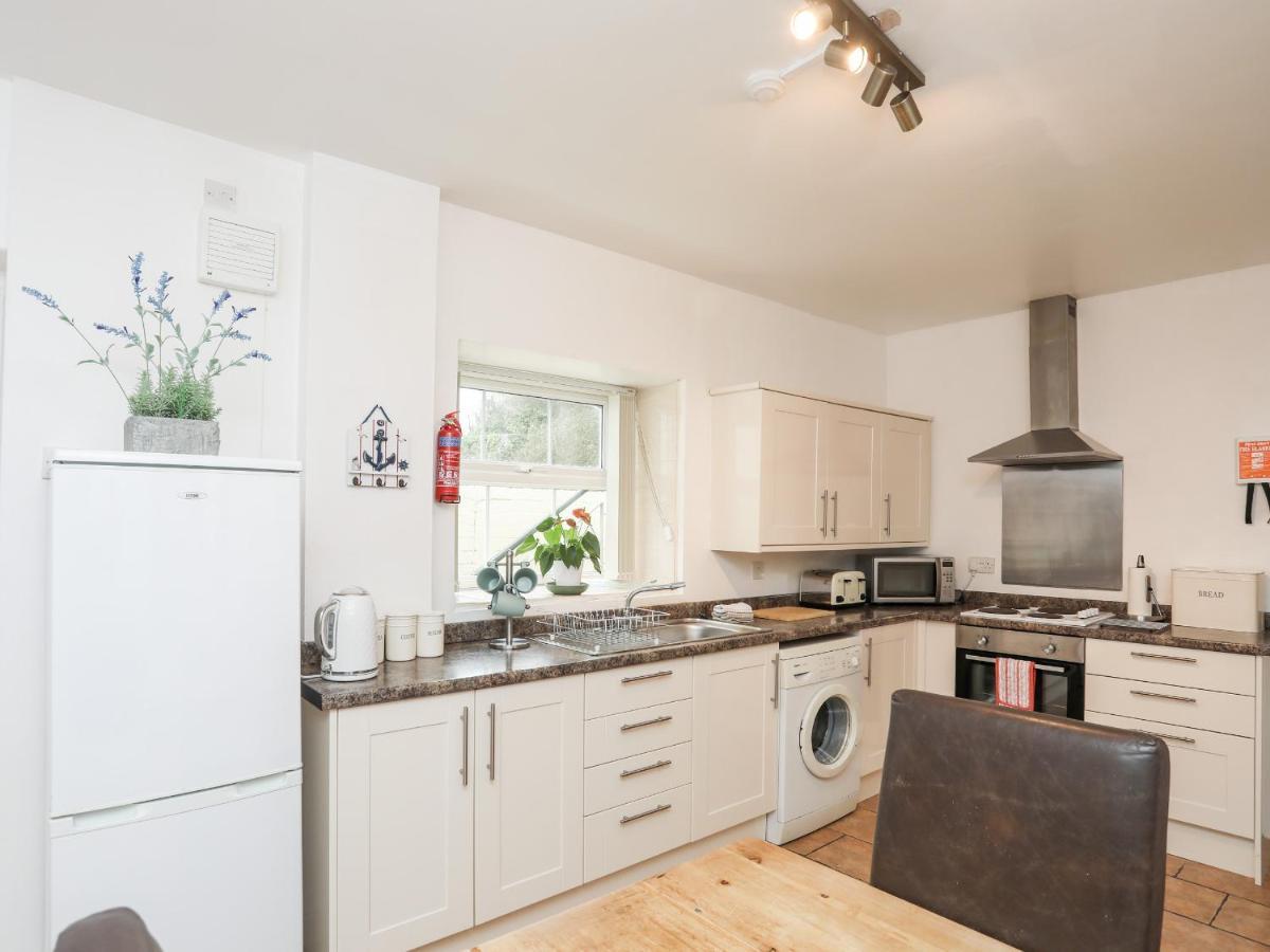 2 The Coach House Apartment Pentraeth ภายนอก รูปภาพ